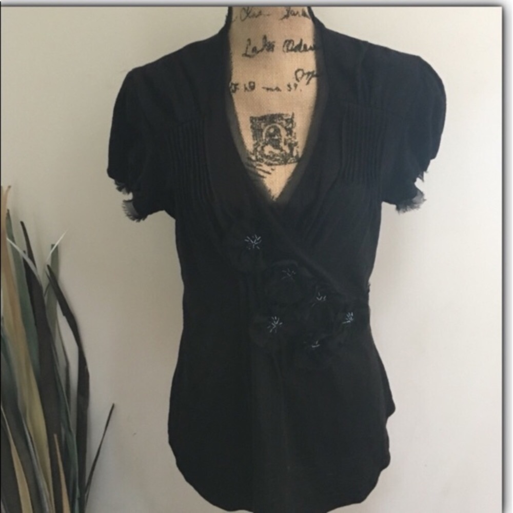 Black v-neck detailed shabby chic INC top